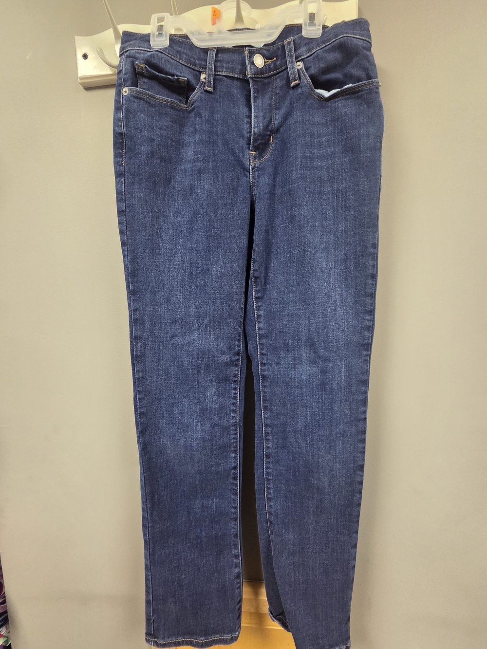 Levi's Women's Straight-Leg Jeans in Indigo Blue